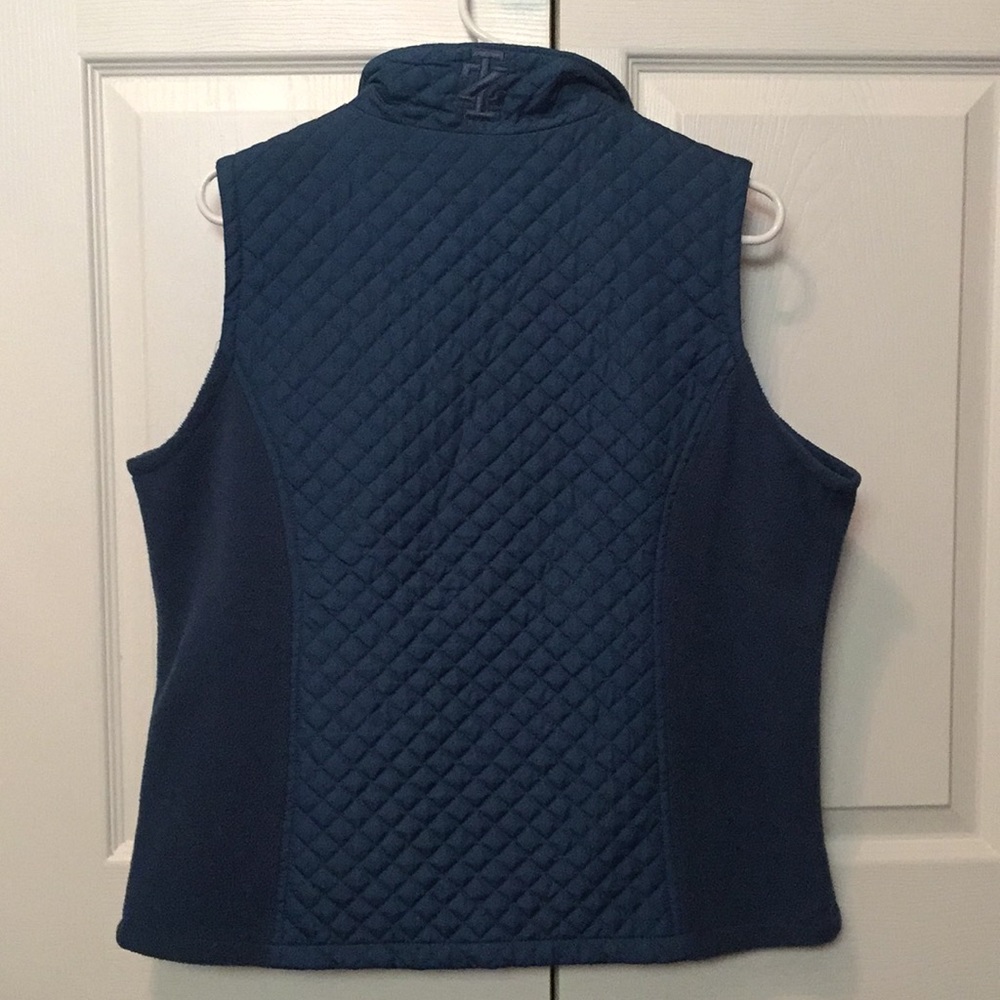 IZOD Vest - Picture 5 of 8